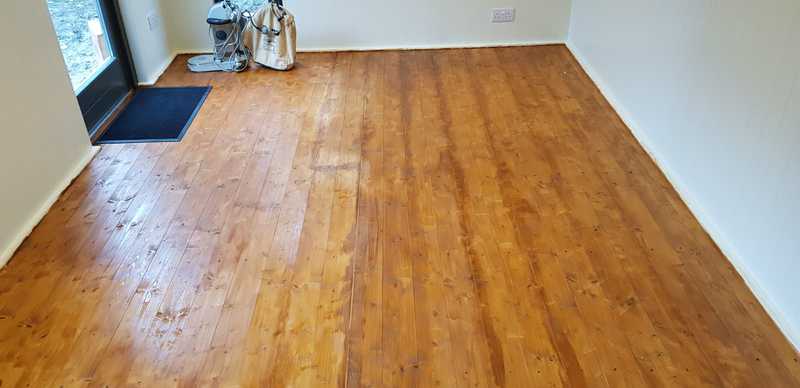 After sanding all the old seal our customer in Warminster picked a new stain from samples we had. This was a mix of old pine and walnut