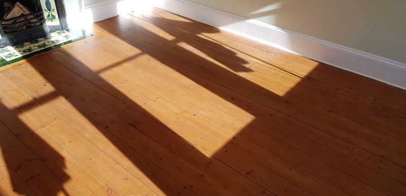 Sanding and sealing of stunning pine planks in southampton