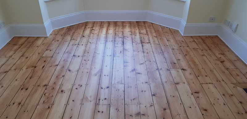 Sanding and sealing of stunning pine planks in southampton